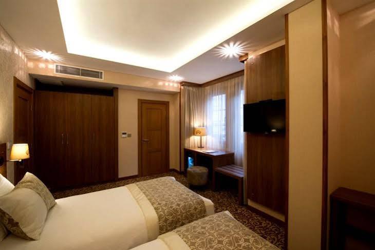 Cesmeli Konak Hotel Сіліврі Екстер'єр фото